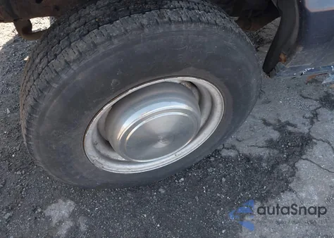 2004 Ford E-350 Super Duty Chateau/Xl/Xlt z USA, uszkodzony, nr VIN 1FMNE31L64HA11105